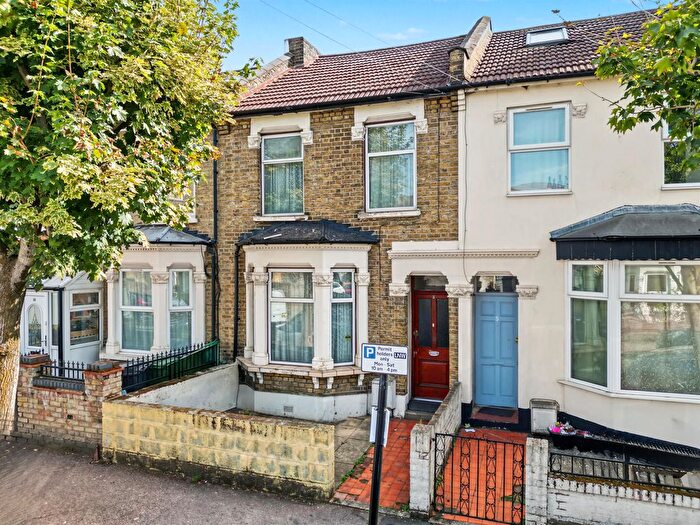3 Bedroom Terraced House For Sale In Dunedin Road, London, E10