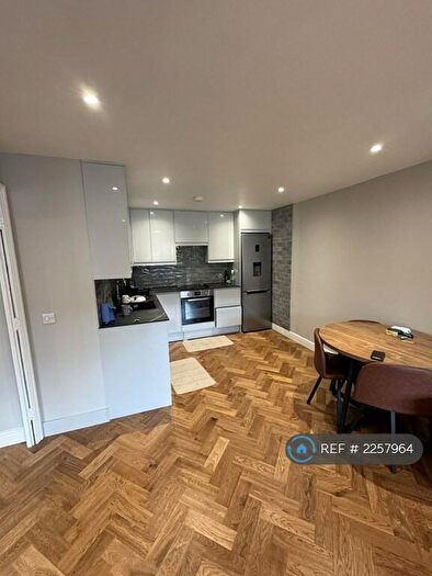 2 Bedroom Flat To Rent In Cline Road, London, N11