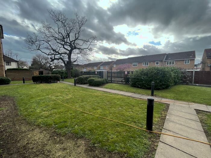 1 Bedroom Flat To Rent In Beaufort Close, Higham Station Avenue, Chingford, E4