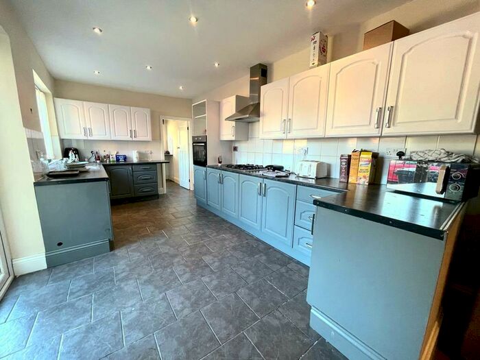 4 Bedroom House To Rent In Brantingham Road, Whalley Range, M16