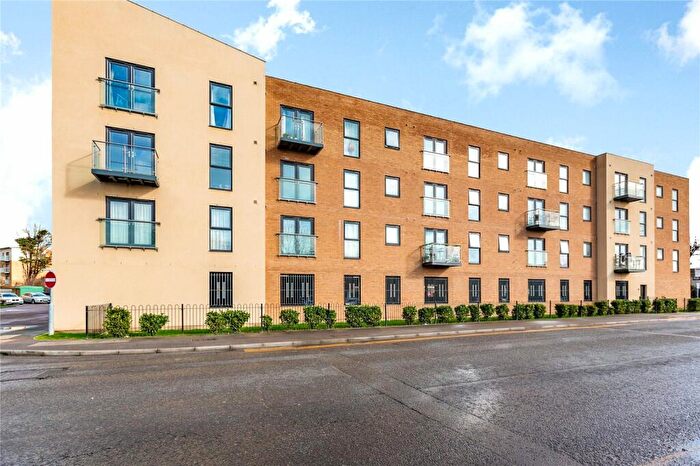 1 Bedroom Apartment To Rent In Dock Road, Tilbury, Essex, RM18