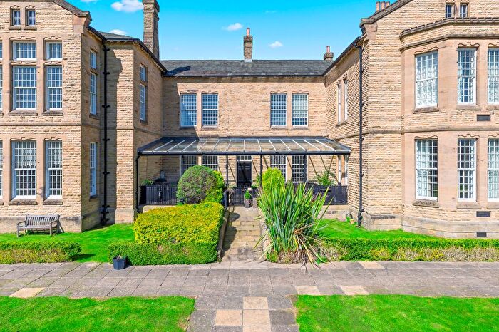 4 Bedroom Terraced House For Sale In Aysgarth Court, Menston, LS29