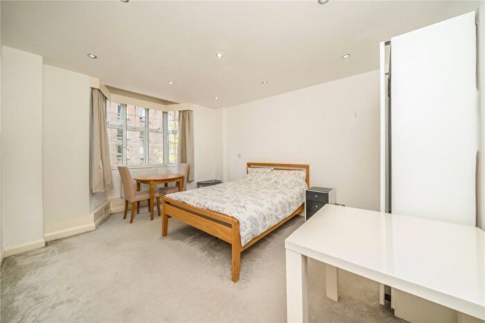 Studio To Rent In Woburn Place, London, WC1H