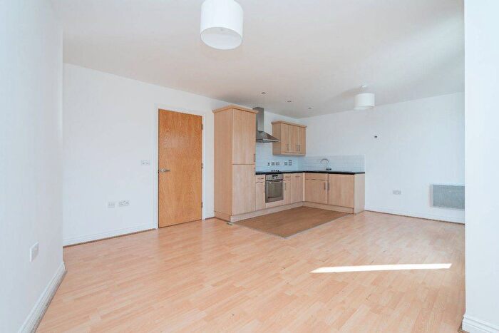 2 Bedroom Flat To Rent In Loates Lane, Watford, WD17