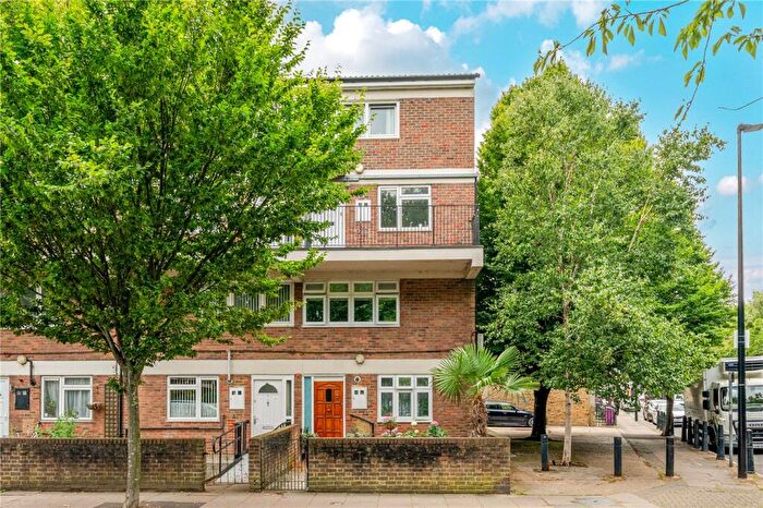 2 Bedroom Maisonette To Rent In Walter Besant House, Bancroft Road, London, E1
