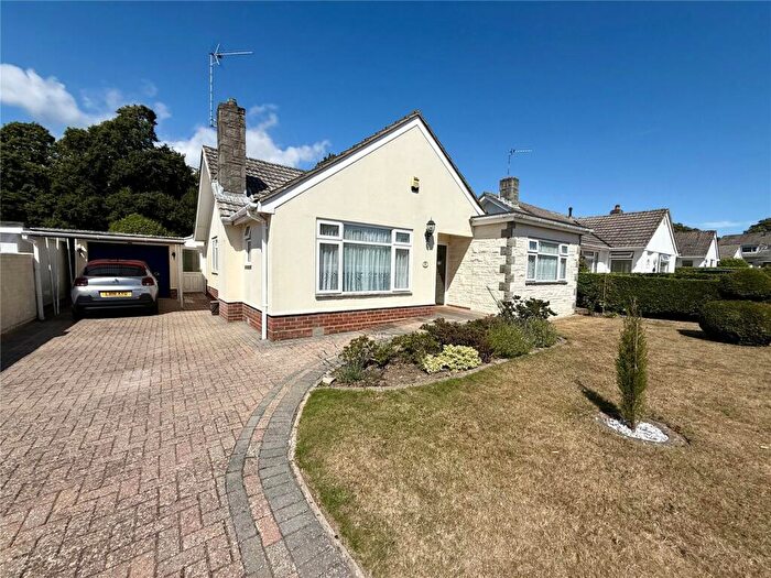 4 Bedroom Bungalow For Sale In Talbot Drive, Highcliffe On Sea, Christchurch, Dorset, BH23