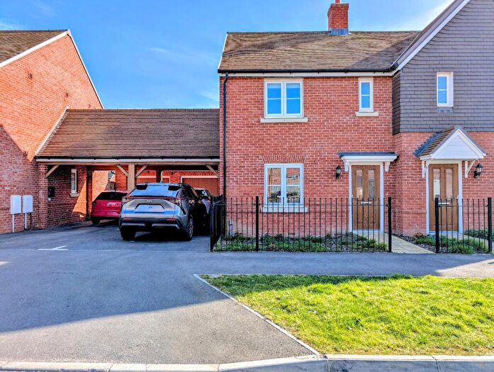 3 Bedroom Semi-Detached House For Sale In Narcissus Rise, Worthing, BN13