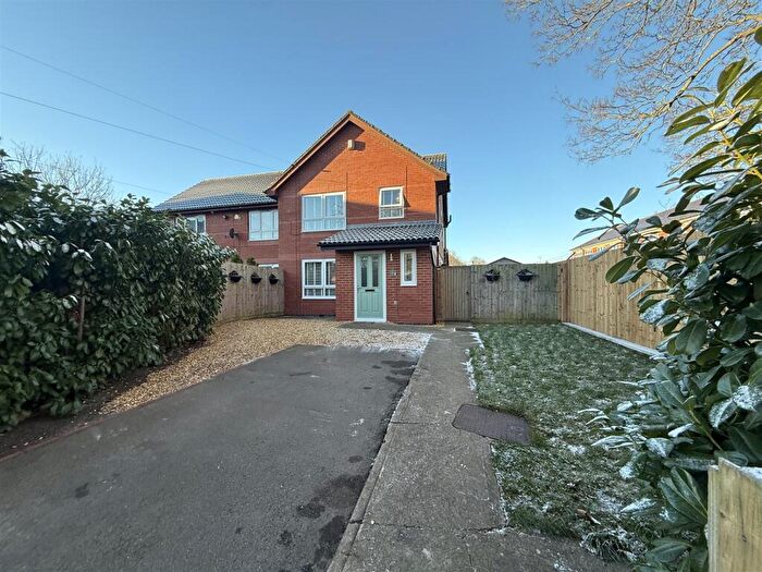 3 Bedroom Semi-Detached House For Sale In Meadow Gardens, Aylestone Park, LE2