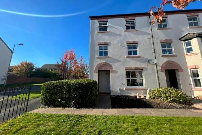 3 Bedroom Town House To Rent In Whitehouse Drive, Lichfield, WS13