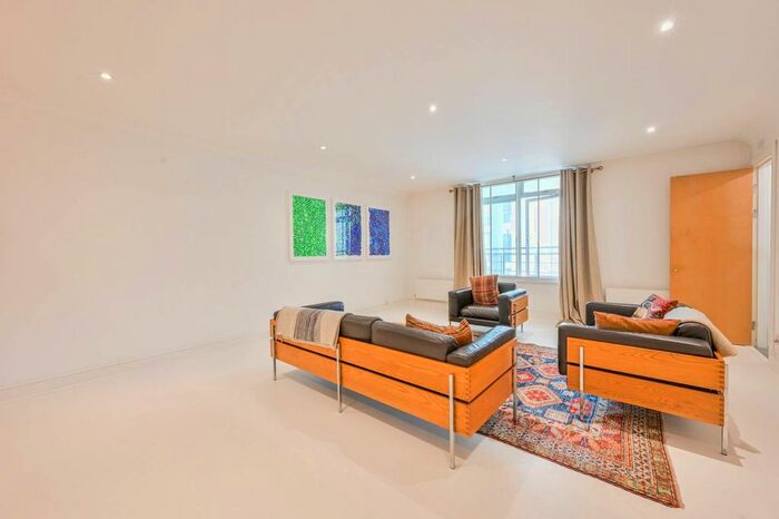 1 Bedroom Flat To Rent In Star Place, St Katharine Docks, London, E1W