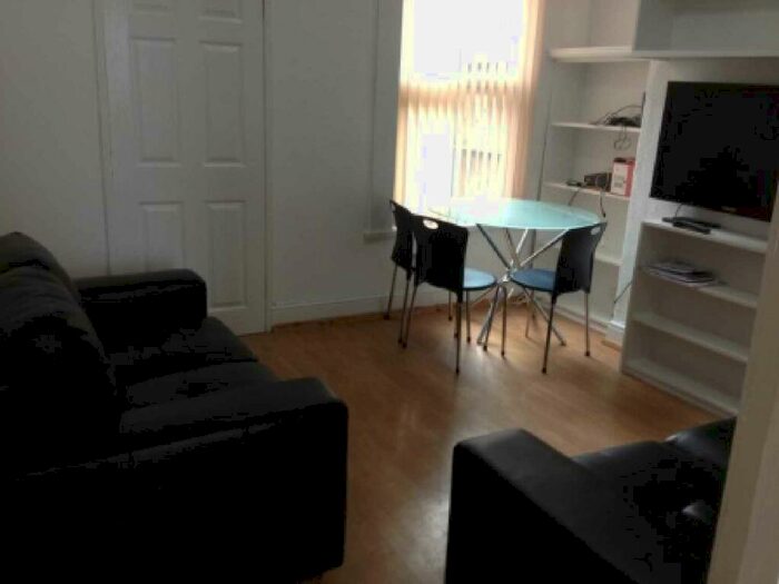 3 Bedroom House To Rent In Teignmouth Road, Selly Oak, Birmingham, West Midlands, B29