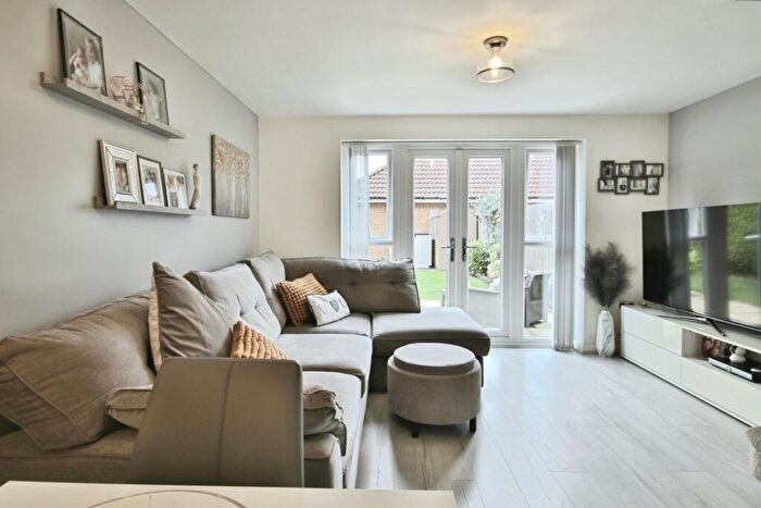 2 Bedroom Terraced House For Sale In Richmond Lane, Kingswood, HU7