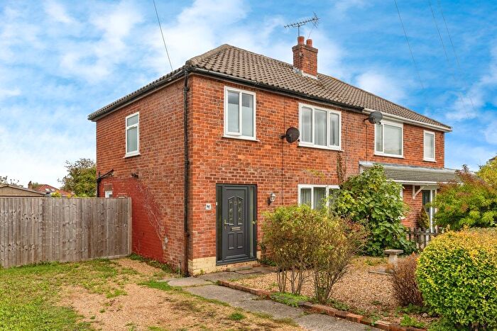 3 Bedroom Semi-detached House For Sale In Belvedere Drive, Chester, Cheshire, CH1