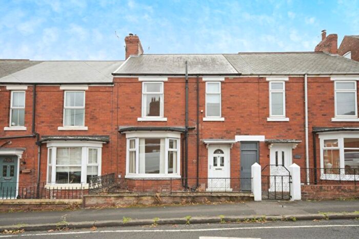 3 Bedroom Terraced House For Sale In Tapton View Road, Stonegravels, Chesterfield, S41