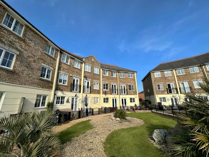 4 Bedroom Town House To Rent In Long Beach View, Sovereign Harbour North, Eastbourne, East Sussex, BN23