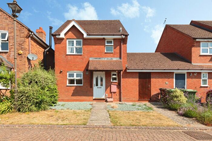 3 Bedroom Detached House For Sale In Clay Pit Lane, Shirley, Solihull, B90