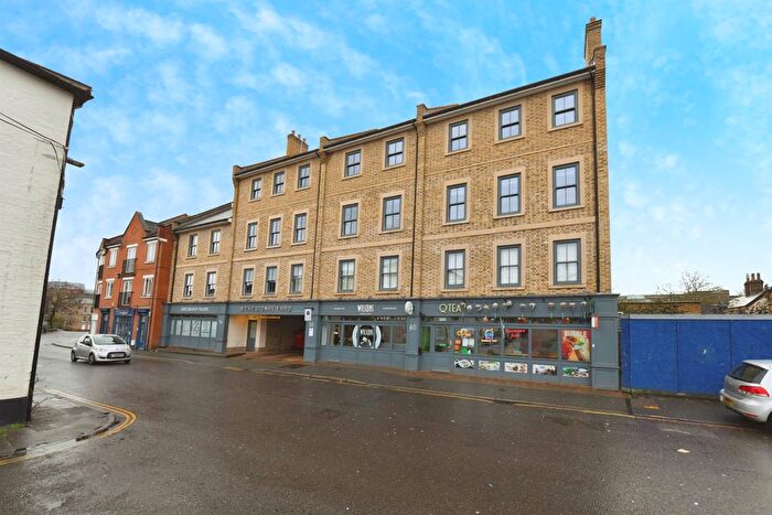 2 Bedroom Flat For Sale In Railway Street, Chelmsford, CM1