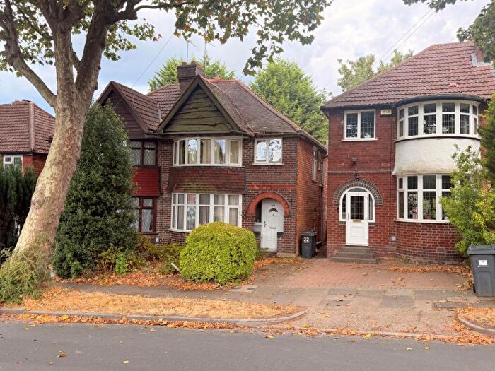 3 Bedroom Semi-Detached House For Sale In Woodford Green Road, Hall Green, Birmingham, B28