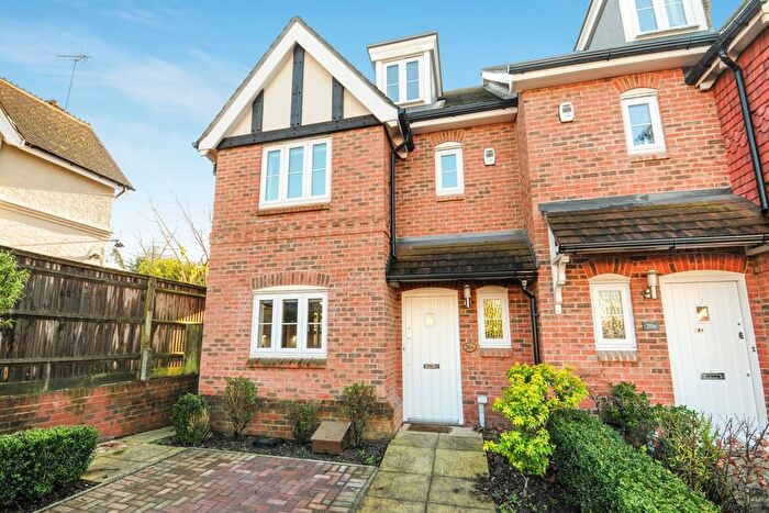 4 Bedroom End Terrace House To Rent In York Road, Woking, Surrey, GU22