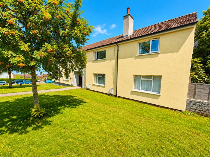 2 Bedroom Flat For Sale In Mendip Road, Portishead, BS20
