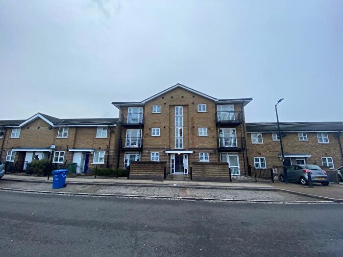 1 Bedroom Flat To Rent In Sumner Road, London, SE15