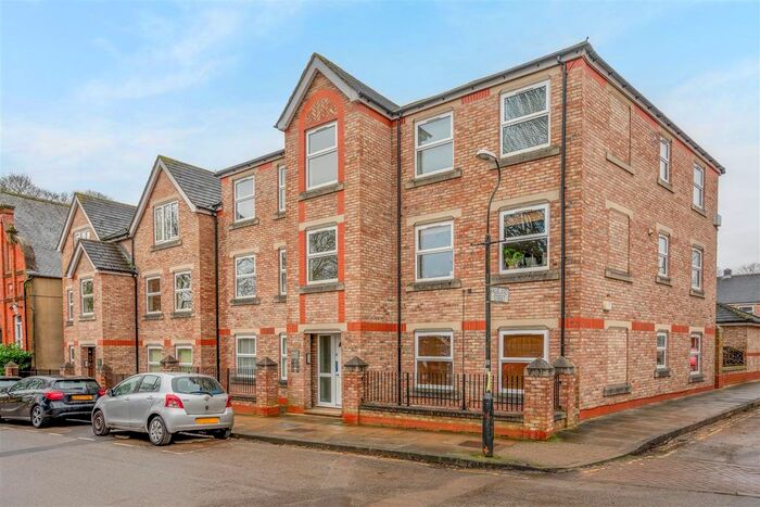 2 Bedroom Flat To Rent In Cromwell Road, York, YO1