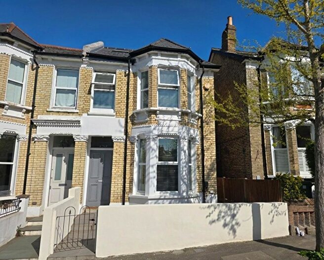2 Bedroom Flat For Sale In Muschamp Road, London, SE15