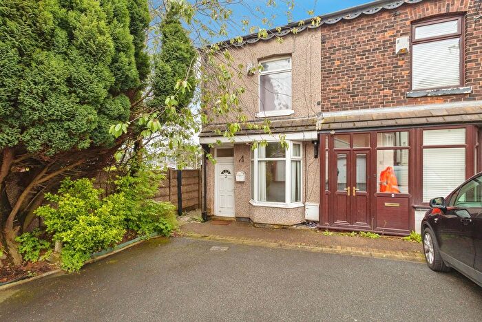 2 Bedroom Terraced House For Sale In Park Square, Ashton-Under-Lyne, Greater Manchester, OL6