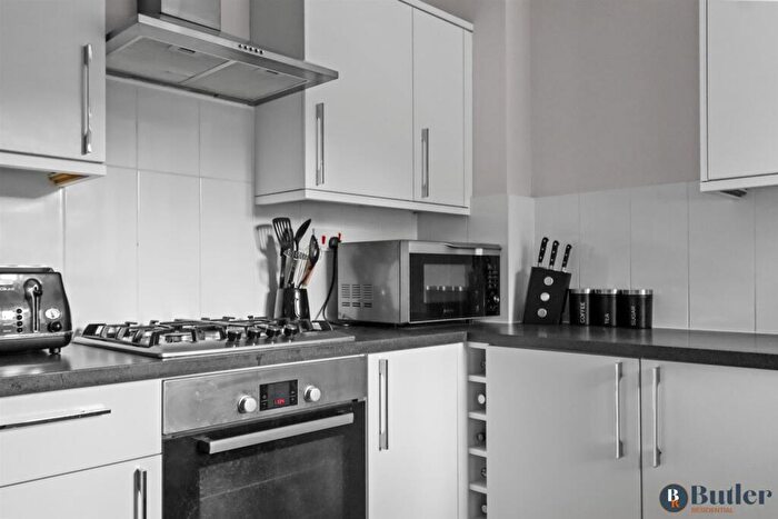 3 Bedroom End Of Terrace House For Sale In Morecambe Close, Stevenage, SG1