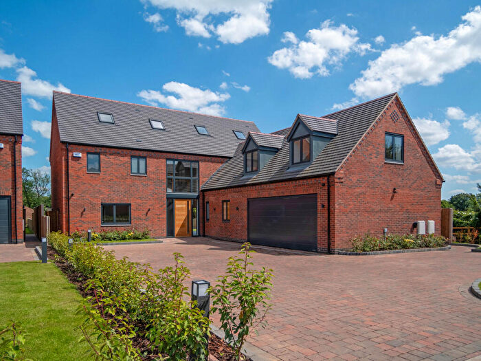 6 Bedroom Detached House For Sale In Washbrook Lane, Allesley, CV5