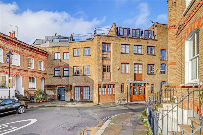 2 Bedroom Flat For Sale In Bowden Street, Kennington, SE11