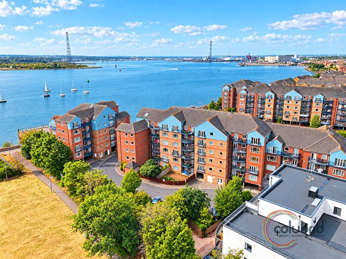 2 Bedroom Flat For Sale In Argent Street, Grays, RM17