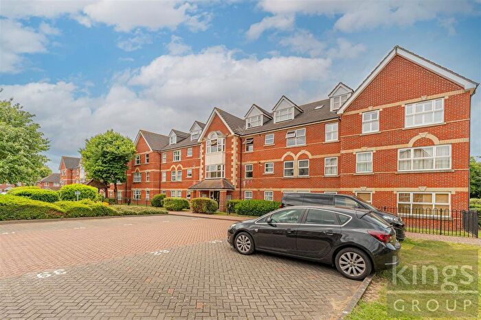 2 Bedroom Flat To Rent In Cobham Close, Enfield, EN1