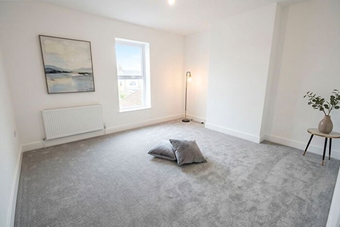 3 Bedroom Flat To Rent In Uxbridge Road, Hillingdon, UB10