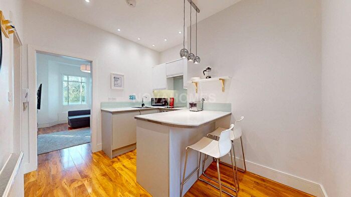 1 Bedroom Flat For Sale In Connaught Avenue, Plymouth, PL4