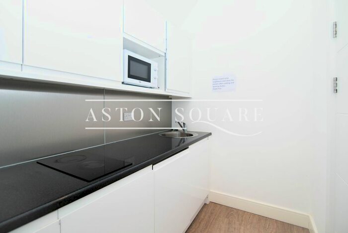 Studio To Rent In Cann Hall Road, Leytonstone, E11