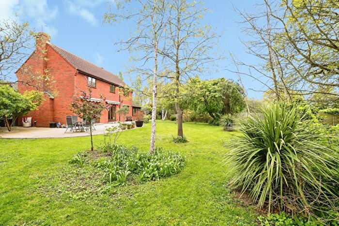 5 Bedroom Detached House For Sale In Tyle Green, Hornchurch, RM11