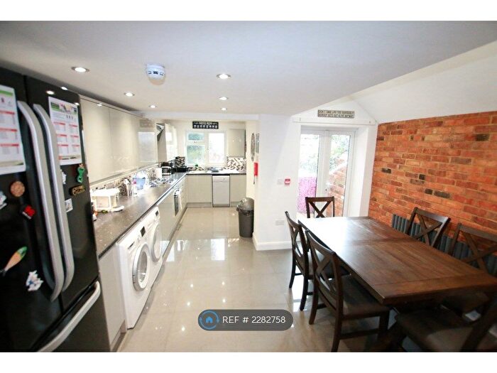 6 Bedroom Terraced House To Rent In Blenheim Road, Reading, RG1
