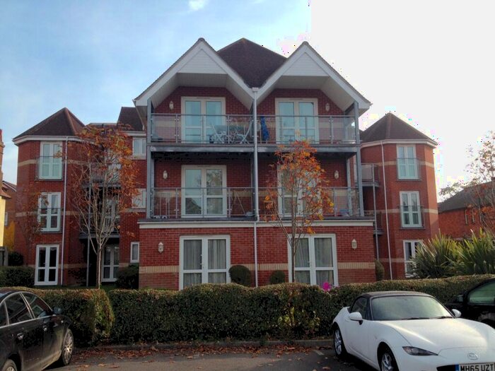 2 Bedroom Apartment To Rent In Maddalena House, Hill Lane, SO15