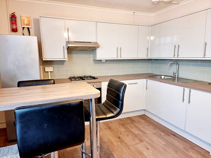 4 Bedroom Maisonette To Rent In Woking Close, London, SW15