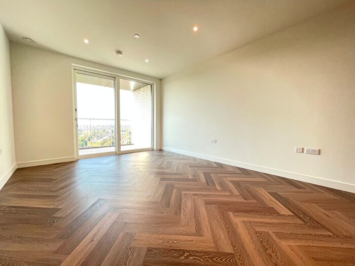 2 Bedroom Flat To Rent In The Hyde, London, NW9