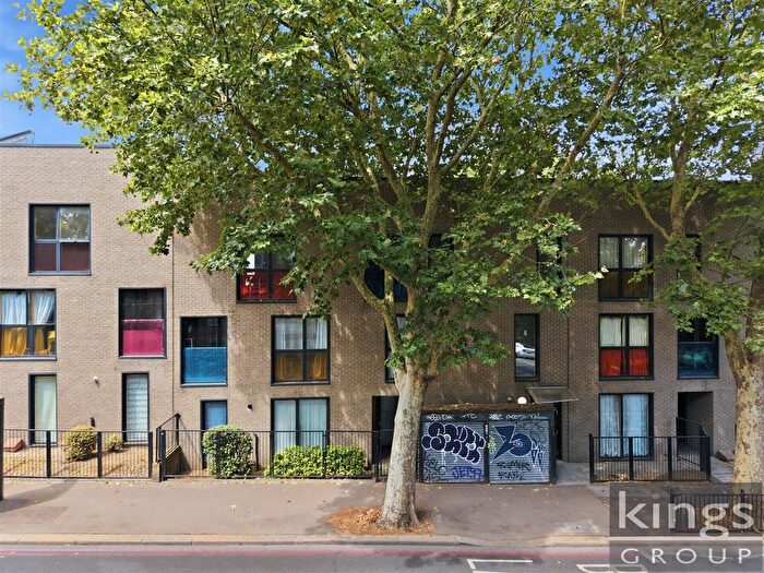 3 Bedroom Flat For Sale In Seven Sisters Road, London, N15