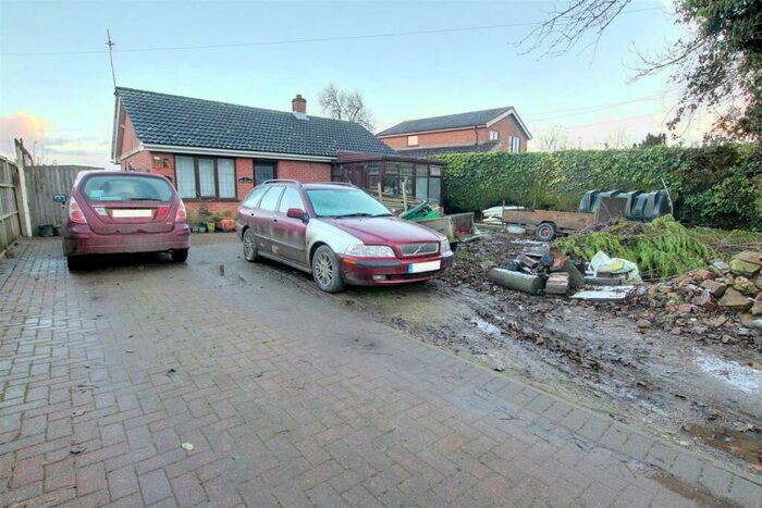 2 Bedroom Detached Bungalow For Sale In Willoughby Road, Cumberworth, Alford, LN13