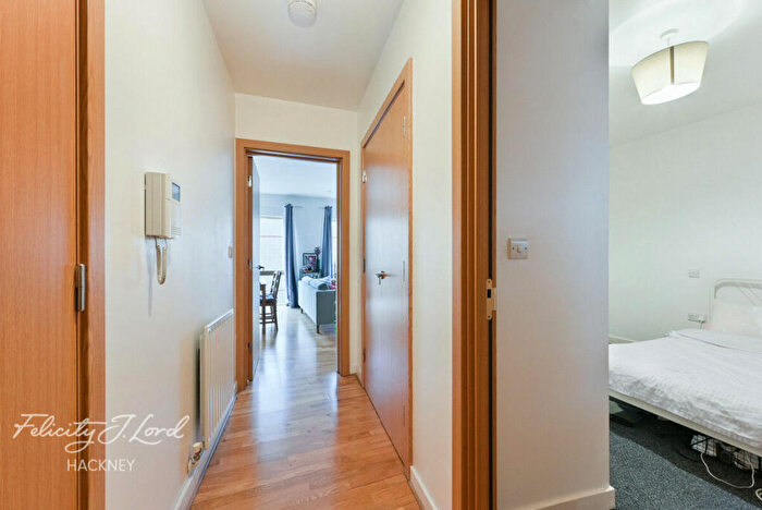 1 Bedroom Flat For Sale In Dalston Lane, Hackney, E8