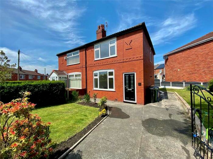 Houses for sale & to rent in SK5 6YP, Thornley Lane South,,Reddish