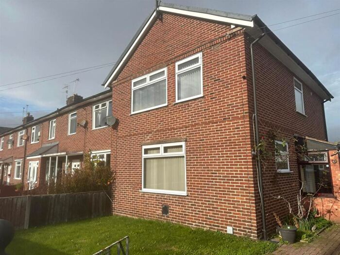 3 Bedroom End Of Terrace House For Sale In Romney Way, Little Neston, Neston, CH64