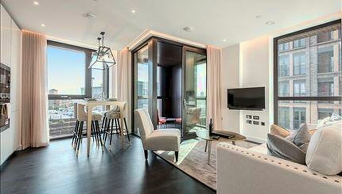 2 Bedroom Apartment To Rent In Thornes House, Nine Elms, SW11