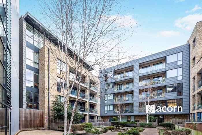 3 Bedroom Flat To Rent In Boyson Road London, SE17