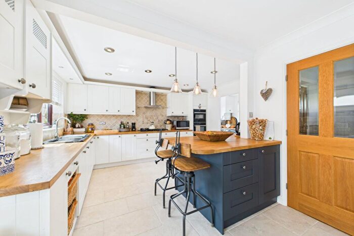 4 Bedroom Detached House For Sale In Flora Thompson Drive, Brackley, NN13