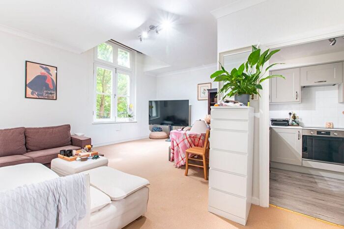 1 Bedroom Flat To Rent In Westbourne Terrace, Lancaster Gate, London, W2